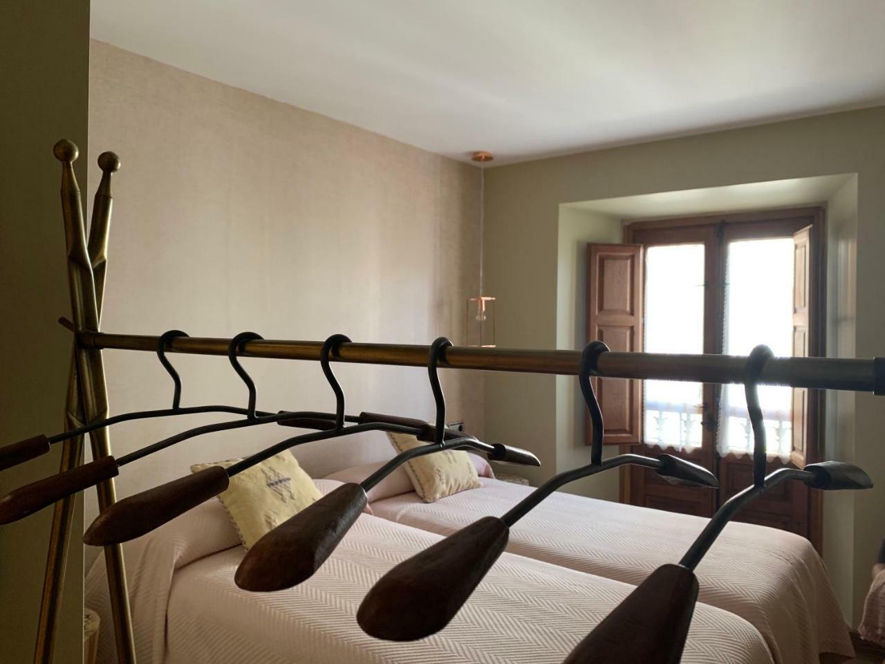 Hostal El Resbalon Cervera De Pisuerga Luaran gambar